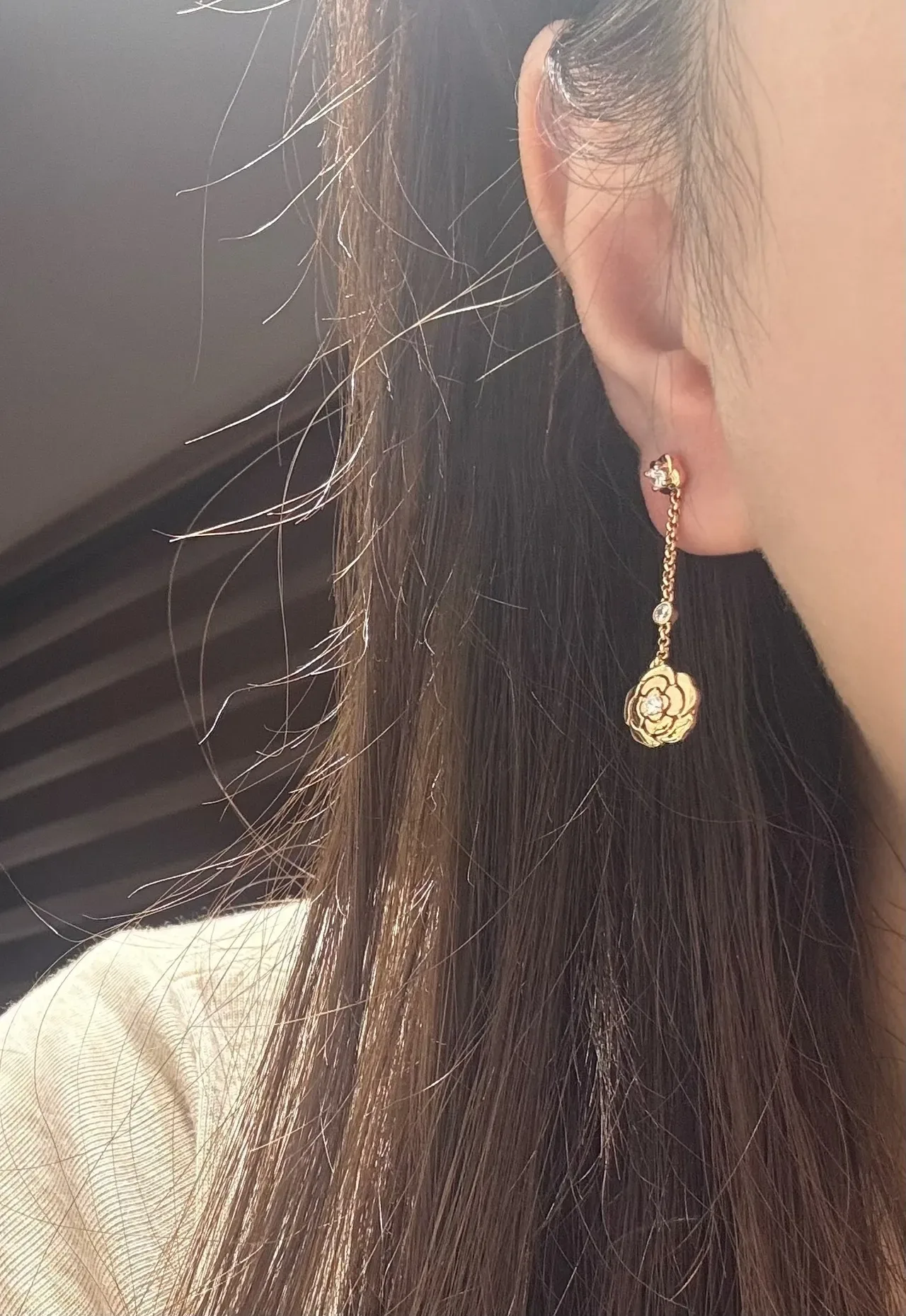 Chanel Camélia Diamants Gold-Tone Diamond Floral Chain Dangle Earrings 9