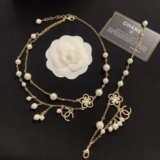 Chanel कैमेलिया पर्ल लेयर्ड गोल्ड-टोन चेन नेकलेस