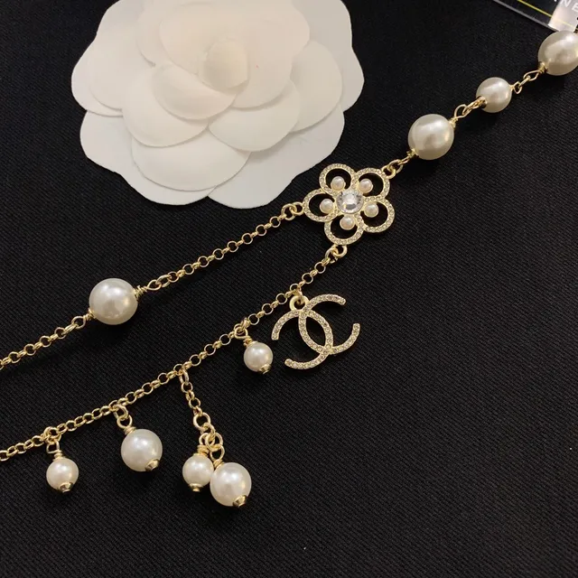 Chanel कैमेलिया पर्ल लेयर्ड गोल्ड-टोन चेन नेकलेस 4