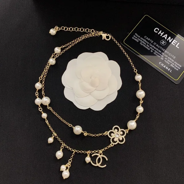 Chanel कैमेलिया पर्ल लेयर्ड गोल्ड-टोन चेन नेकलेस 6