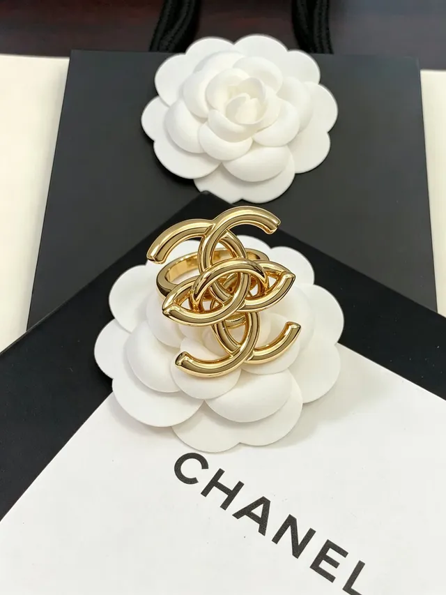 Chanel Camellia Ring White Gold Interlocking CC Logo Flower Base Ring 7