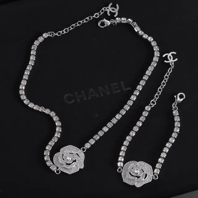 Chanel Camellia Rose Silver Transparent Pavé Crystal-Set Chain Interlocking CC Logo Clasp Necklace 4