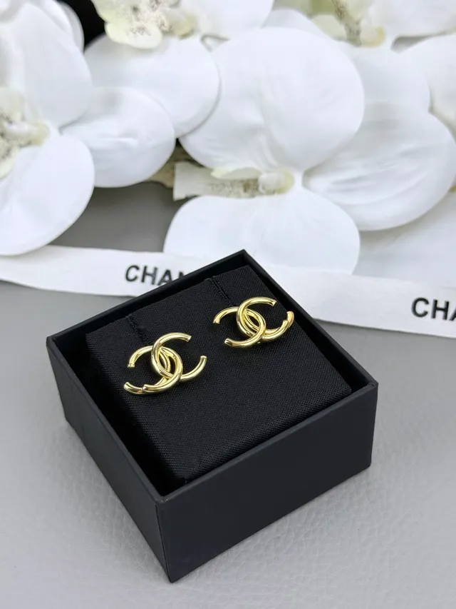 Chanel CC Logo Gold-Tone Stud Earrings 3