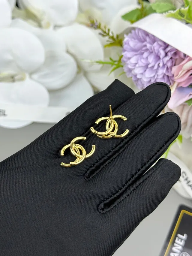 Chanel CC Logo Gold-Tone Stud Earrings 4