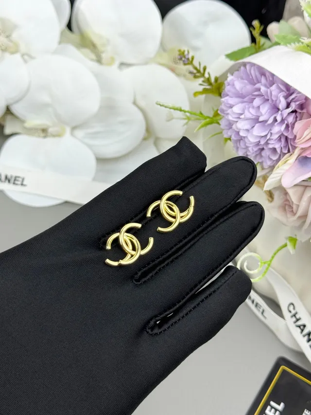Chanel CC Logo Gold-Tone Stud Earrings 5