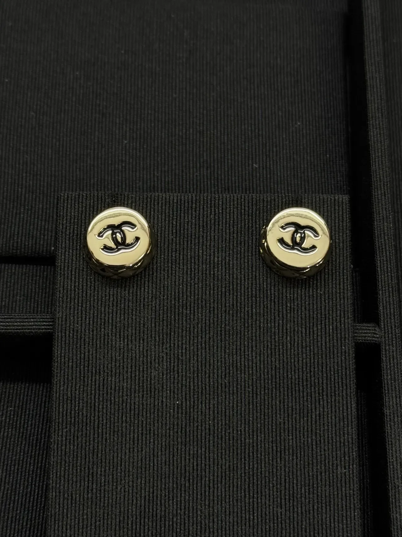 Chanel CC Logo Stud Silver Black Round Metallic Earrings 8