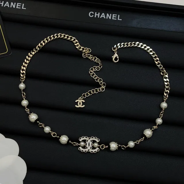 Chanel CC Pearl Necklace Gold Beige Curb Chain Cultured Beads Necklace 4