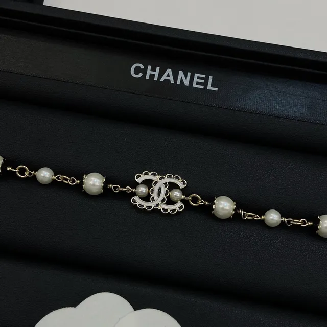 Chanel CC Pearl Necklace Gold Beige Curb Chain Cultured Beads Necklace 6