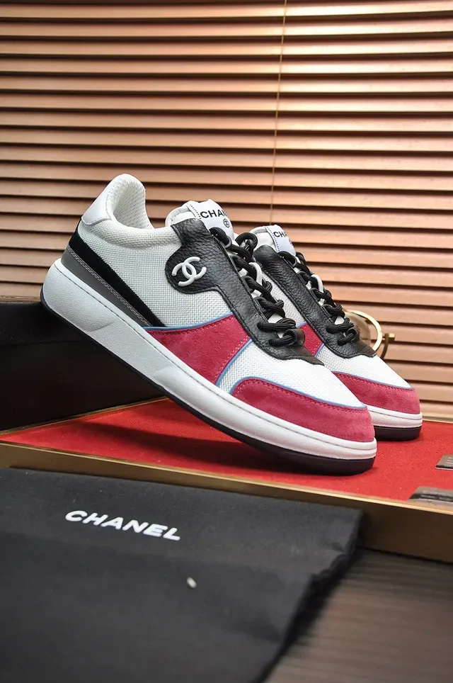 Chanel Color-Blocked Logo Low-Top Lifestyle Sneakers 8