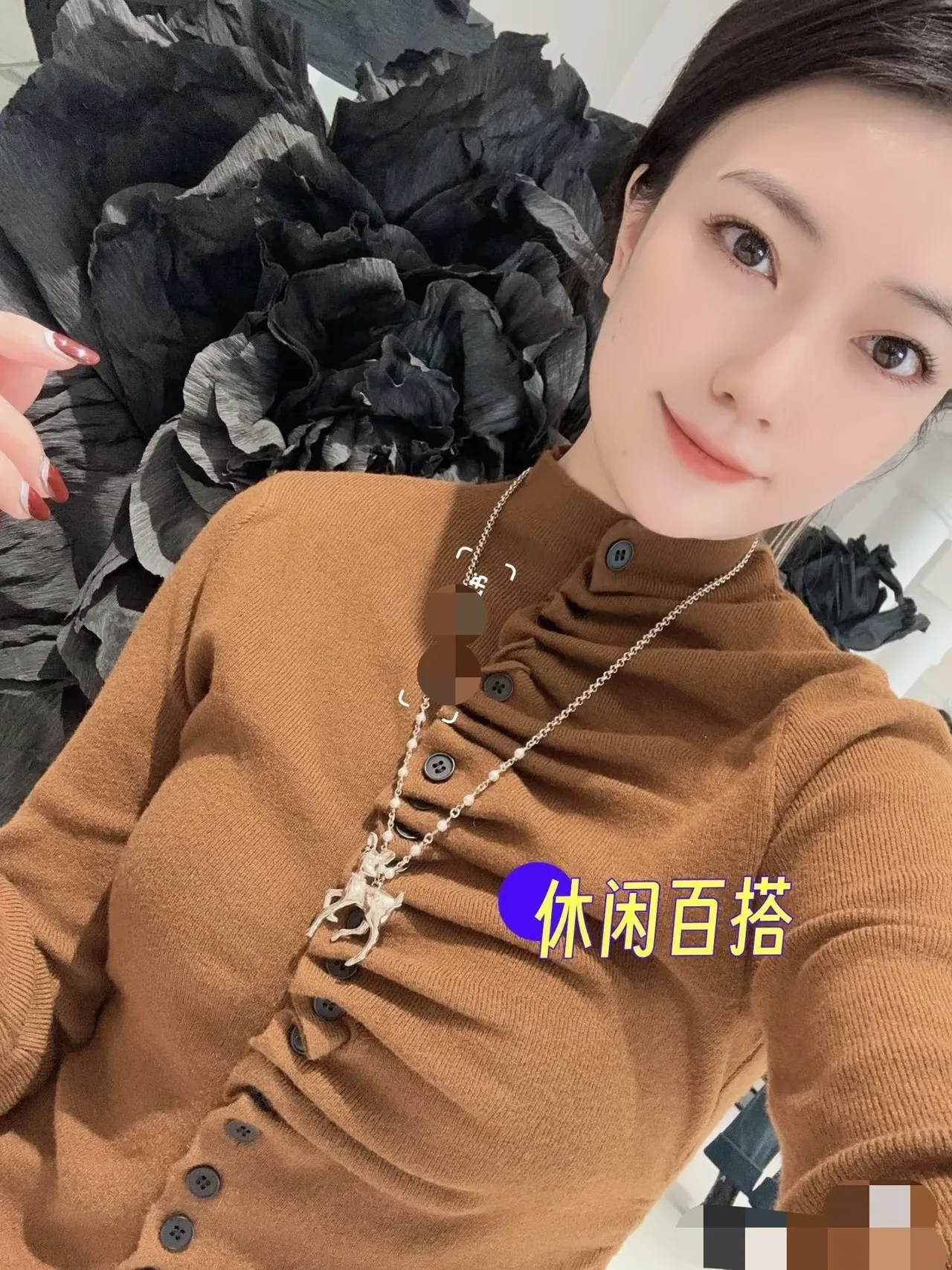 Collier Chanel Pendentif Cerf Perlé Doré 11