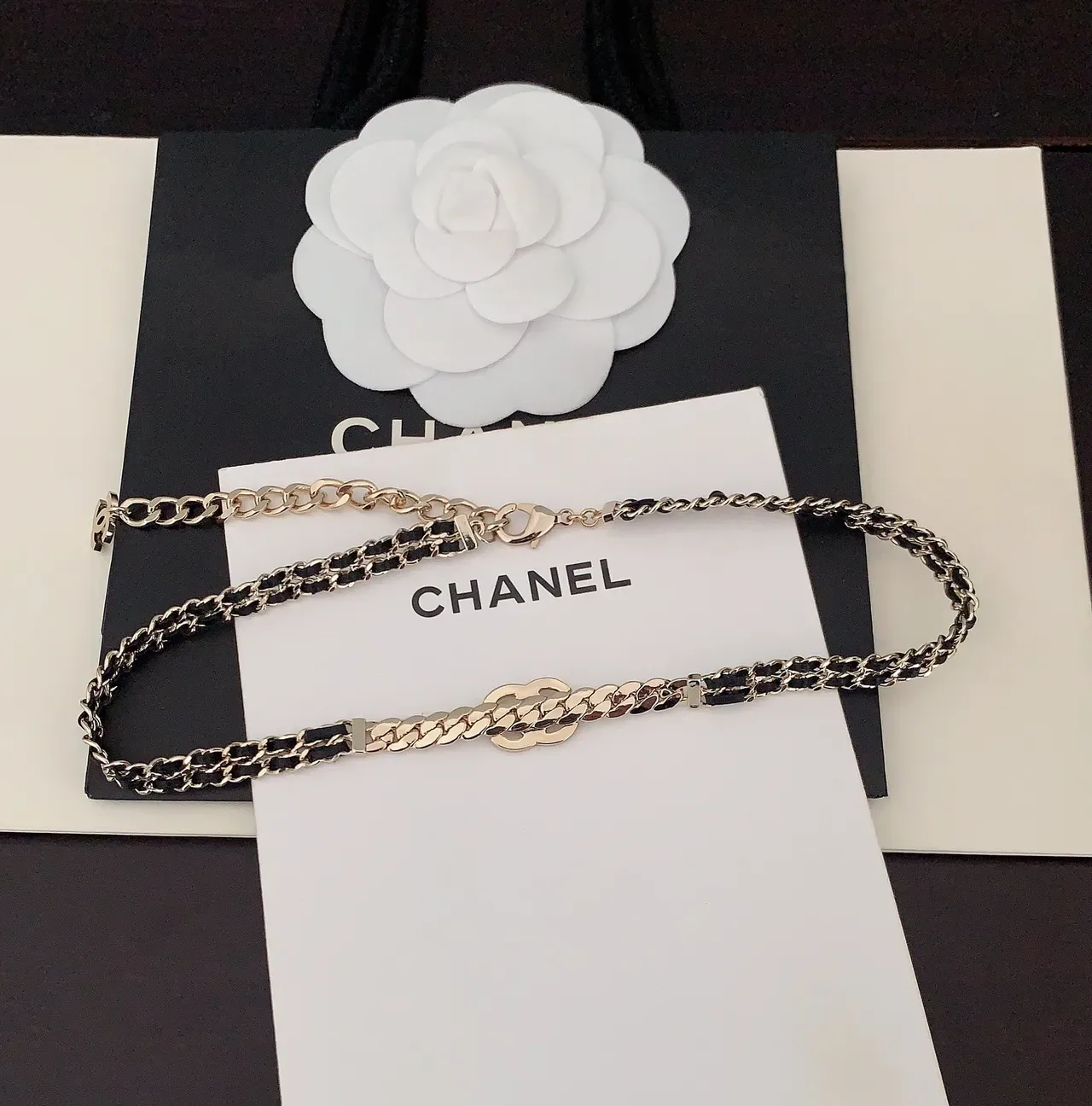 Chanel Bracelet Or Noir Métal Cuir Entrelacé 2