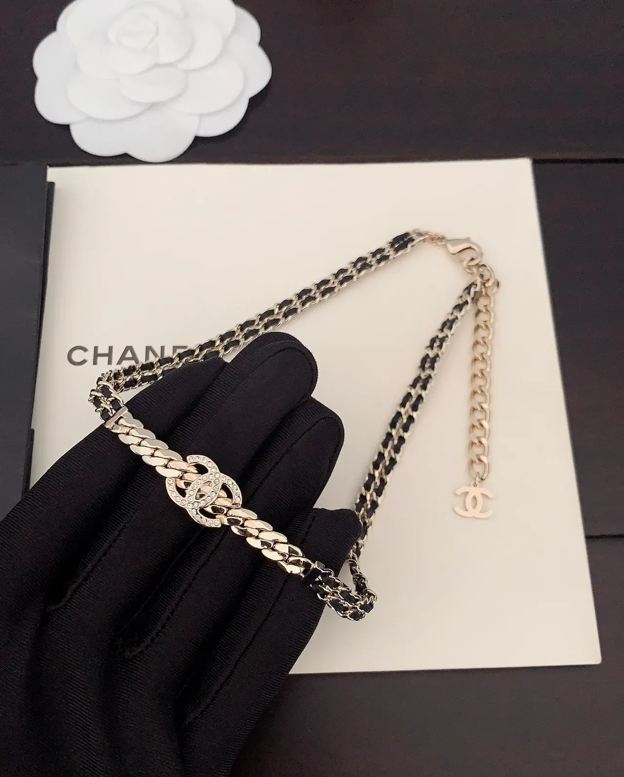 Chanel Bracelet Or Noir Métal Cuir Entrelacé 5