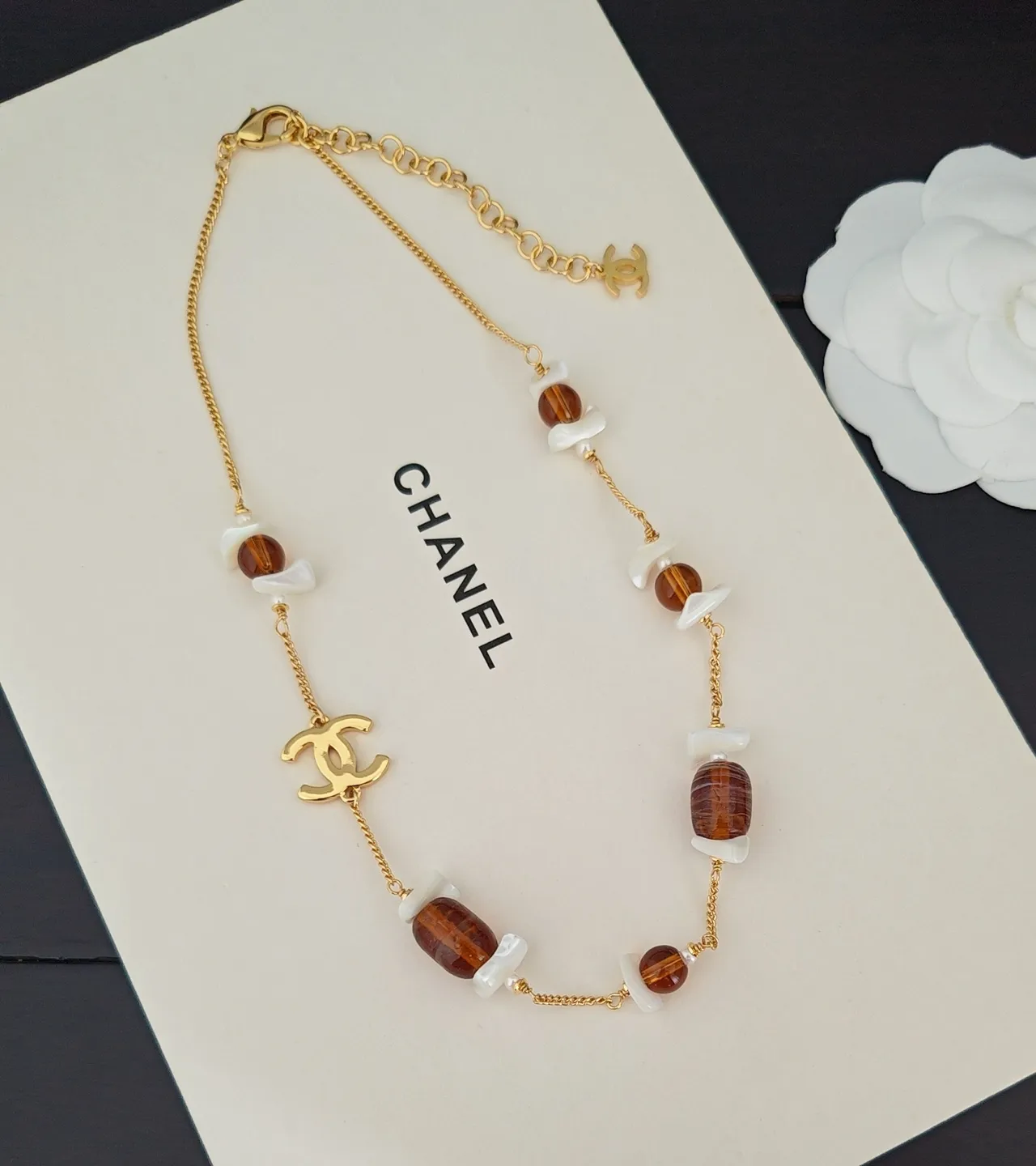 Chanel Chaîne Curb Or Brun Collier Perles Résine Ambre 2