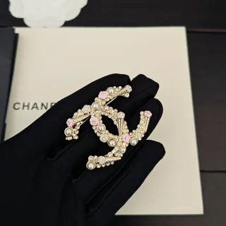 Chanel Interlocking CC Floral Pearl Crystal Brooch
