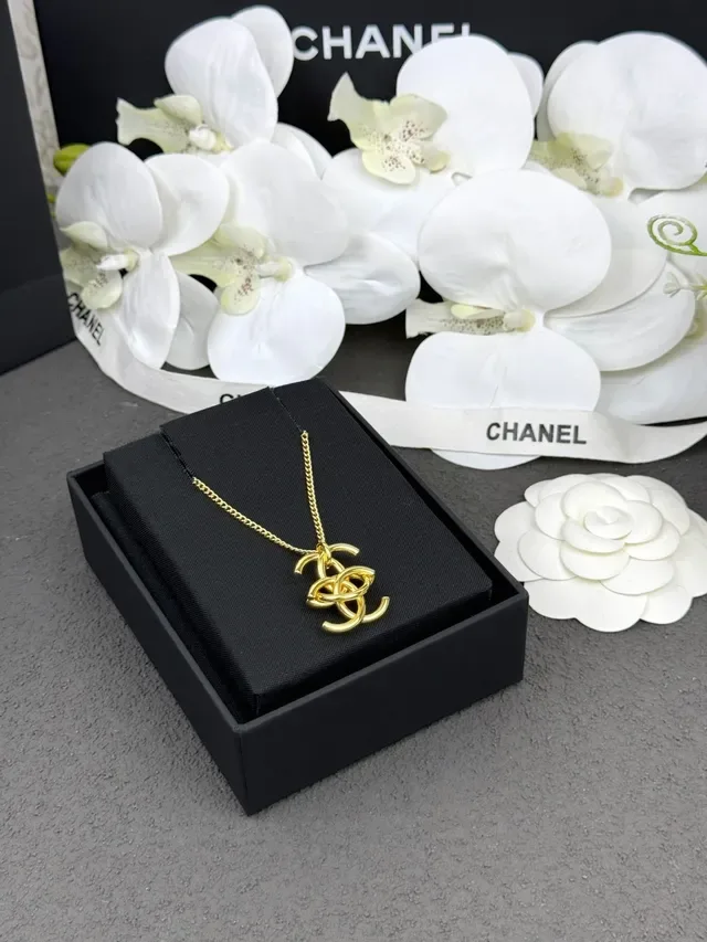 Chanel Interlocking CC Gold Black Logo Metal Necklace 8