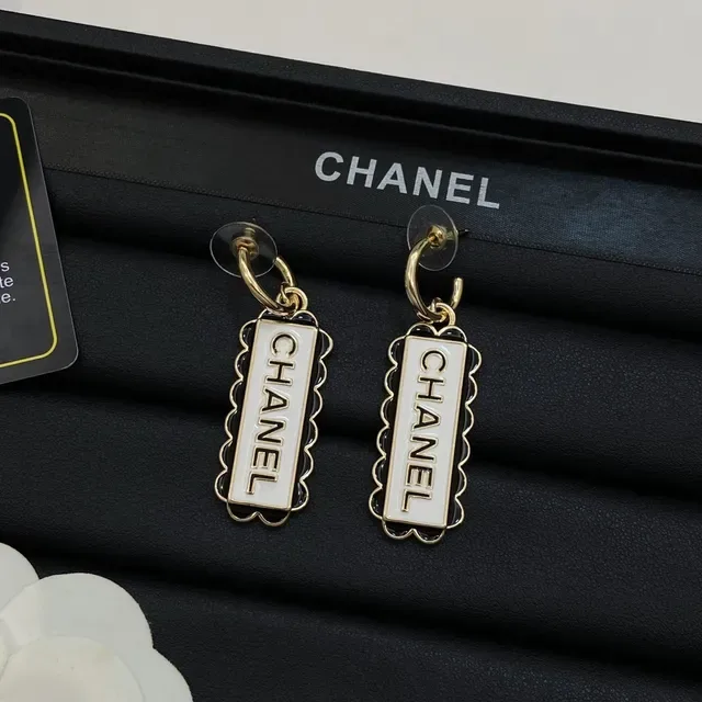 Chanel Logo Pendant Gold White Curb Chain Enamel Necklace 5