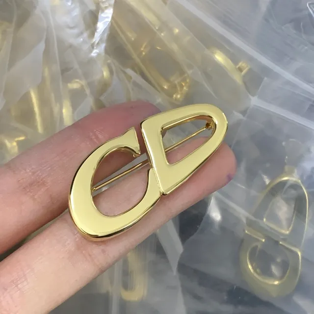 Chanel Compacto de Maquillaje Motivo Esmalte y Broche de Cristal 8