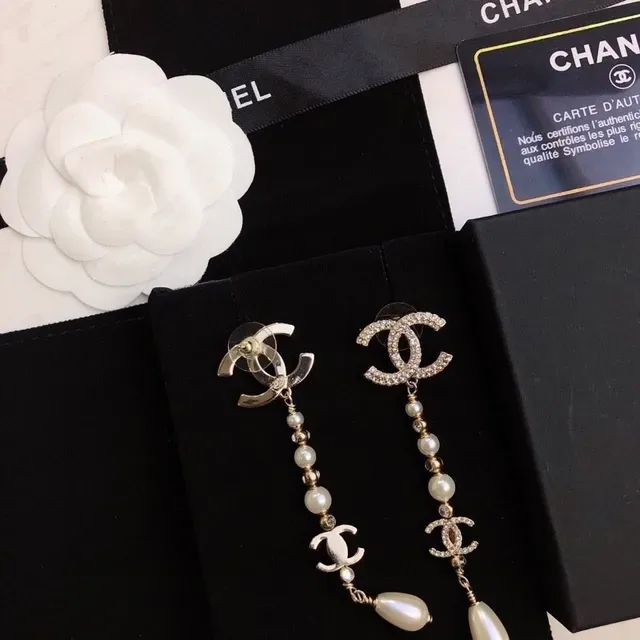 Chanel Pearl and Crystal Drop Earrings 6