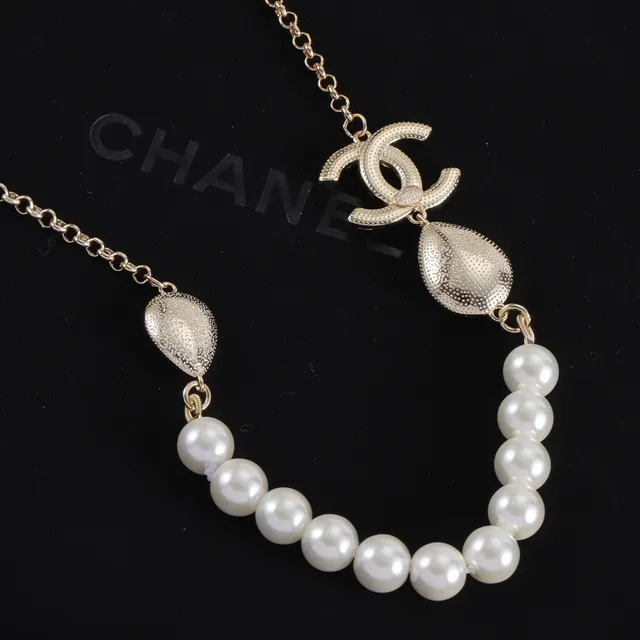 Chanel Pearl and Crystal Waist Chain Fashion Belt Bag 2