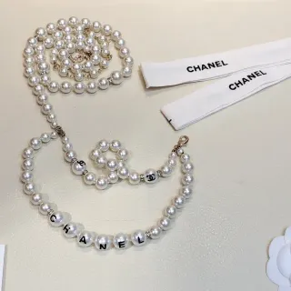 Chanel मोती अक्षर माला सफेद काला धागा टाइपोग्राफी माला