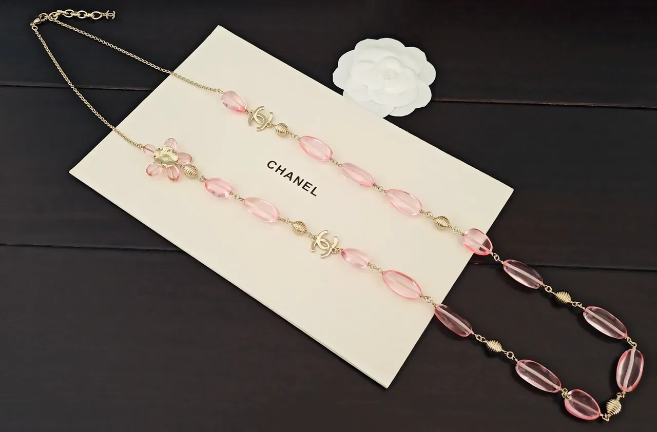 Chanel Collier Pendentif Floral de Perles Beads en Or Rose 3