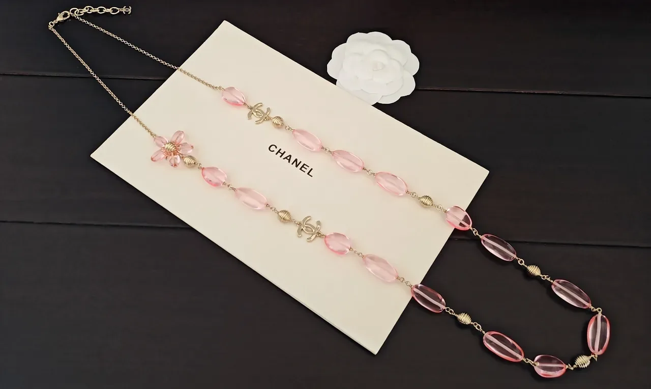 Chanel Collier Pendentif Floral de Perles Beads en Or Rose 4