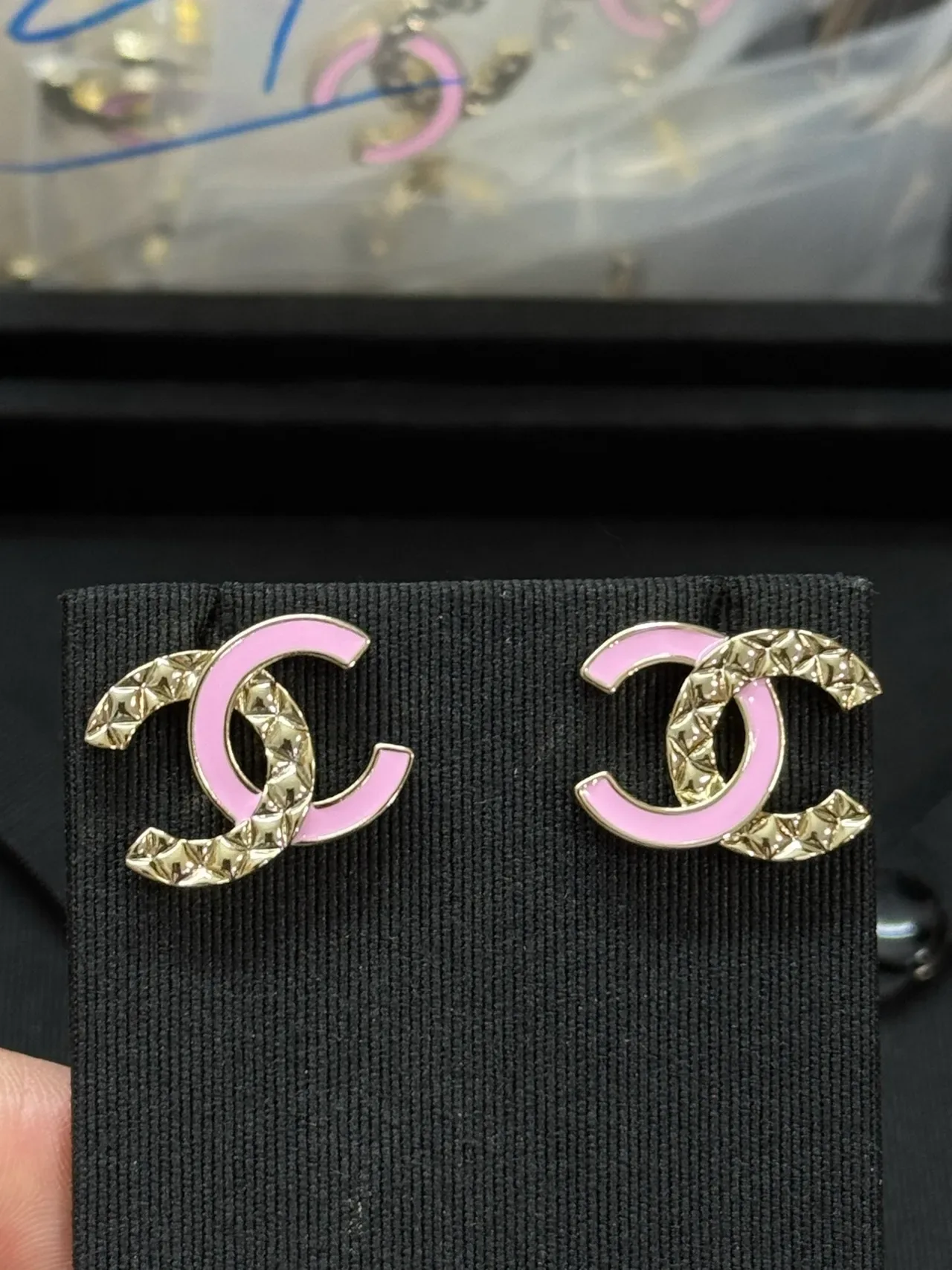 Chanel Pink Gold Interlocking CC Logo Enamel Earrings 3