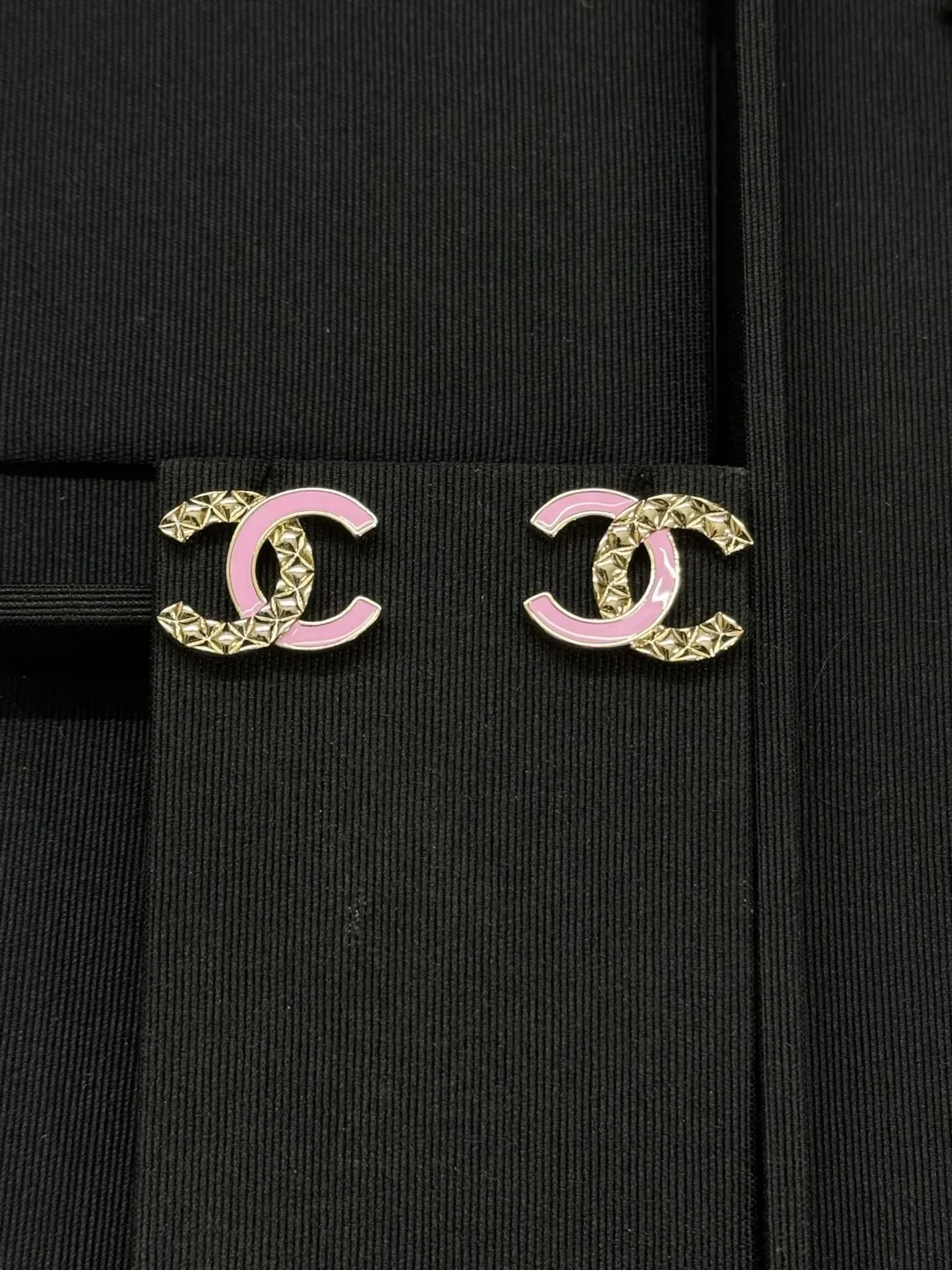 Chanel Pink Gold Interlocking CC Logo Enamel Earrings 5
