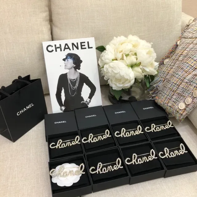 Chanel Script Pearl and Crystal Brooches 7