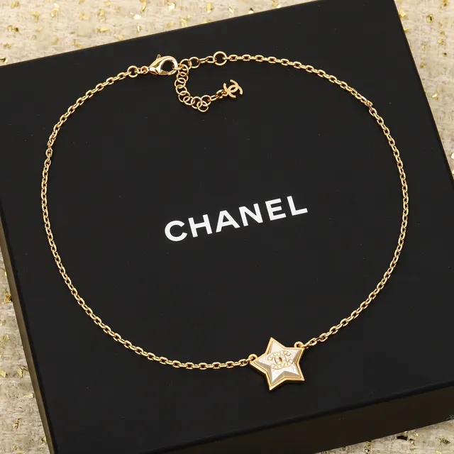 Chanel Star Pendant Gold-Tone Necklace 7
