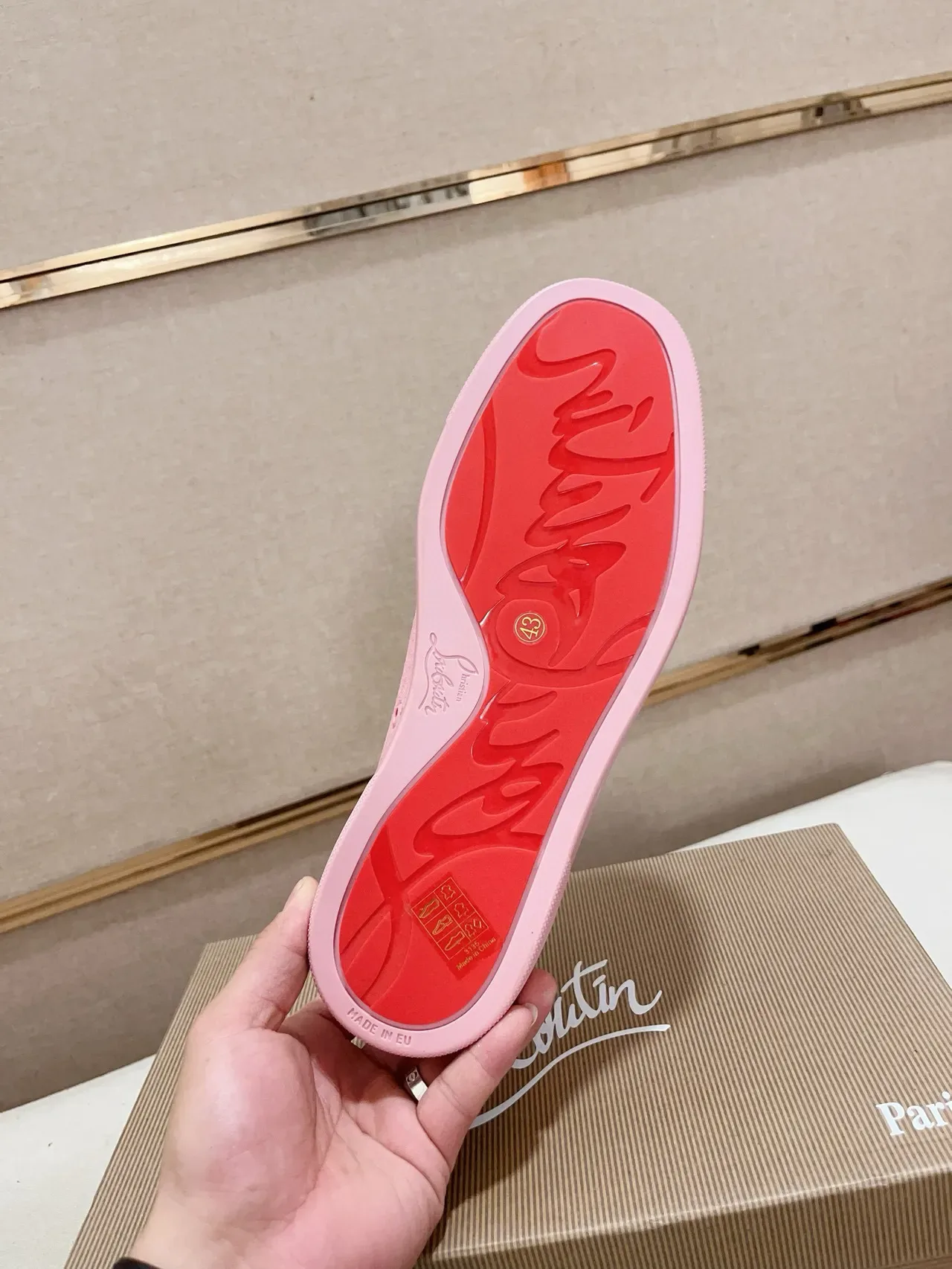 Christian Louboutin Spiky Sneaker daim rose lifestyle sneaker 9