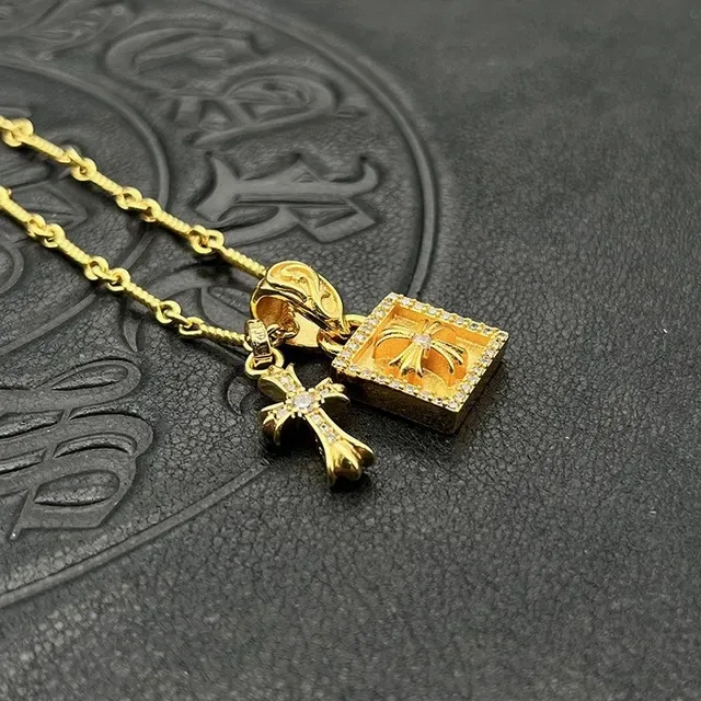 Chrome Hearts Croix et Pavé Carré Double Pendentif 5