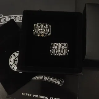 Chrome Hearts ক্রস আংটি চাঁদি কালো সজ্জিত ওপেনওয়ার্ক মোটিফ