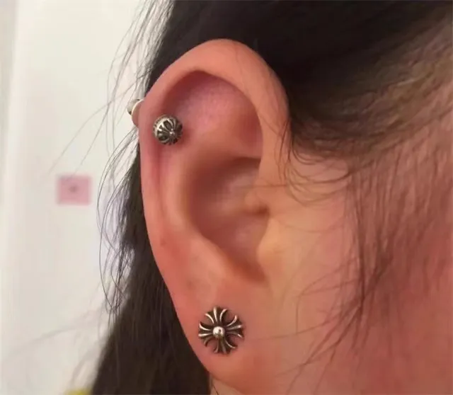 Chrome Hearts Boucles d'oreilles florales et croix 5
