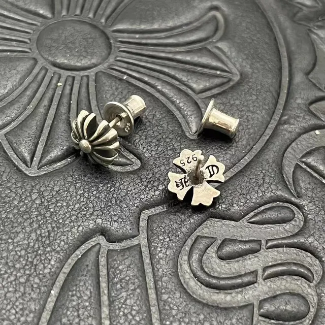 Chrome Hearts Boucles d'oreilles florales et croix 9