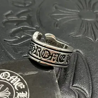 Chrome Hearts গথিক লেটারিং ব্ল্যাক ইনলেয় অ্যাডজাস্টেবল রিং