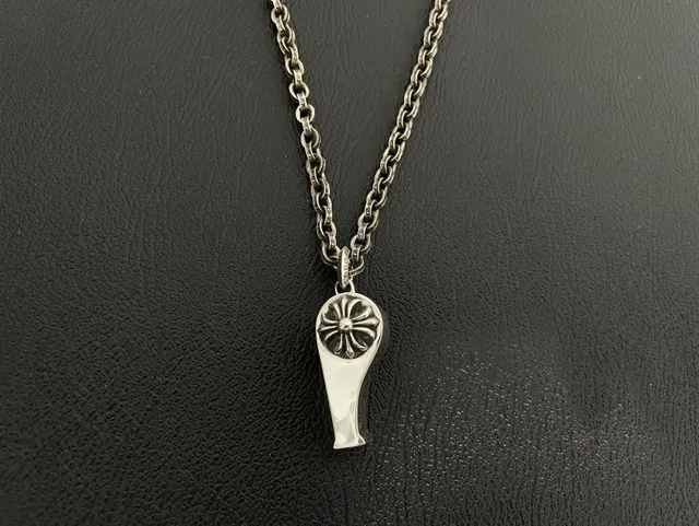 Chrome Hearts Pendentif Gothique Collier en Métal Argenté 4