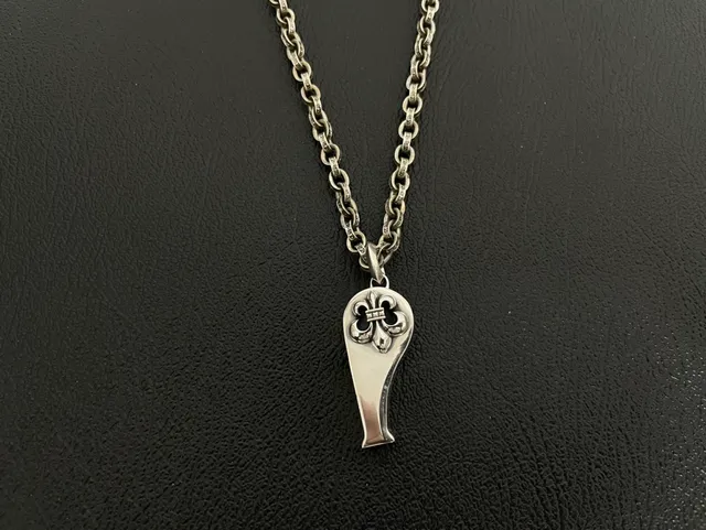 Chrome Hearts Pendentif Gothique Collier en Métal Argenté 6