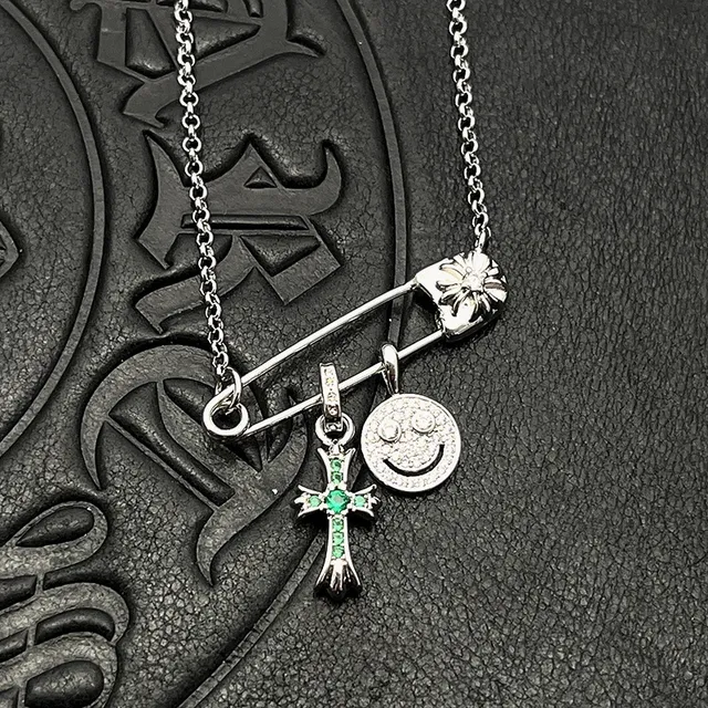 Chrome Hearts Épingle de Sécurité Croix et Visage Souriant Collier 8