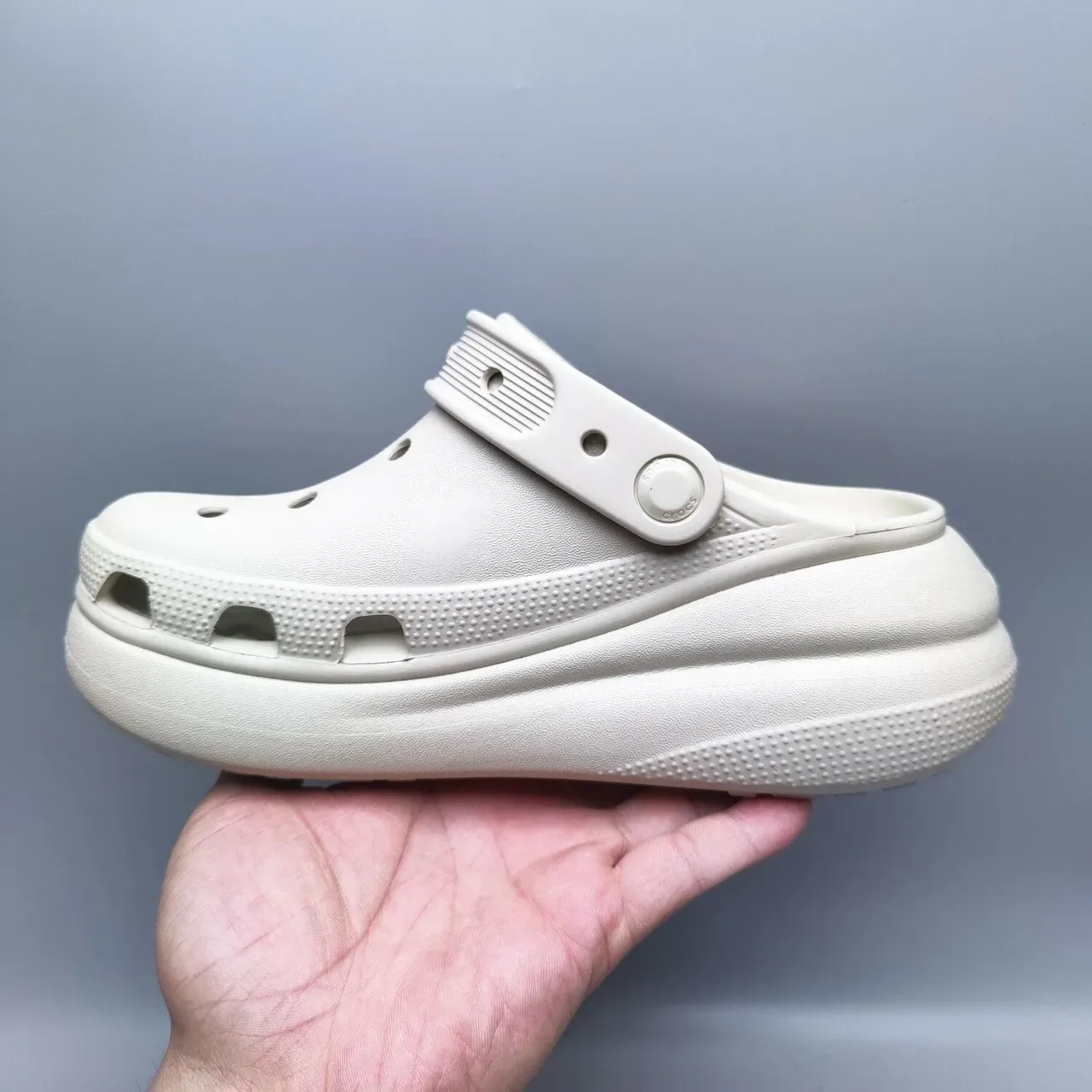 Crocs Classic Clog Off-White Molded Foam Clog 8