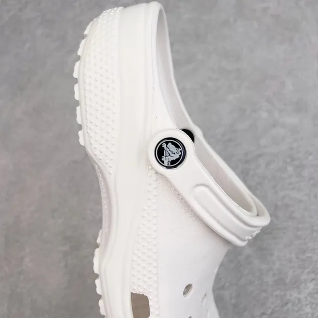 Crocs Classic Clog White Molded Foam Clog 6
