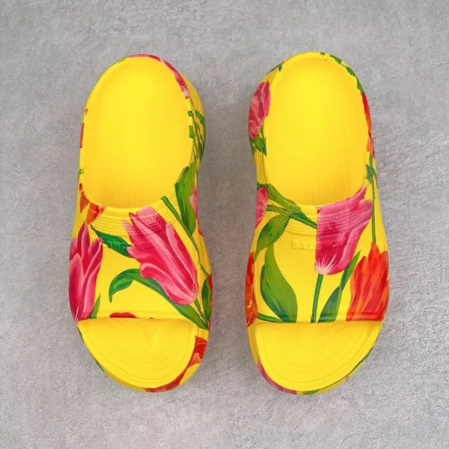 Crocs Classic Clog sabot jaune imprimé floral 9