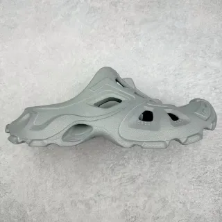 Crocs Gris Espuma Moldeada Cortes Ventilados Zueco