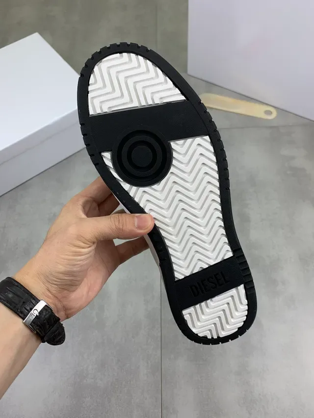 Diesel White Black Leather-Like Upper Perforated Toebox Lifestyle Sneakers 2
