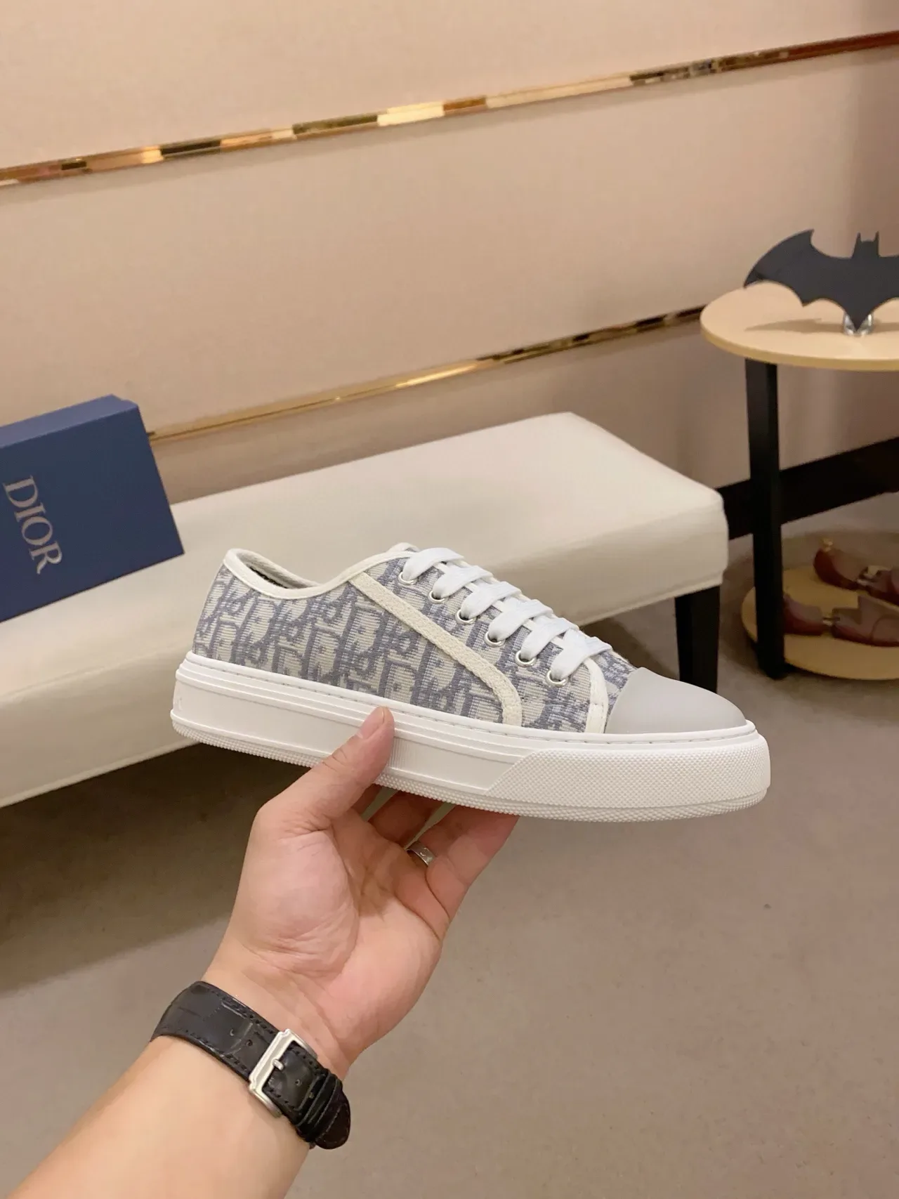 Dior B23 حذاء رياضي أسلوب حياة كانفاس مونوجرام بلون بيج أزرق منصة 4