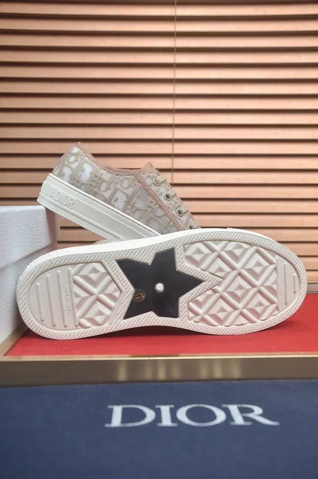 Dior B23 Oblique Monogram Beige and White Lifestyle Sneakers 3