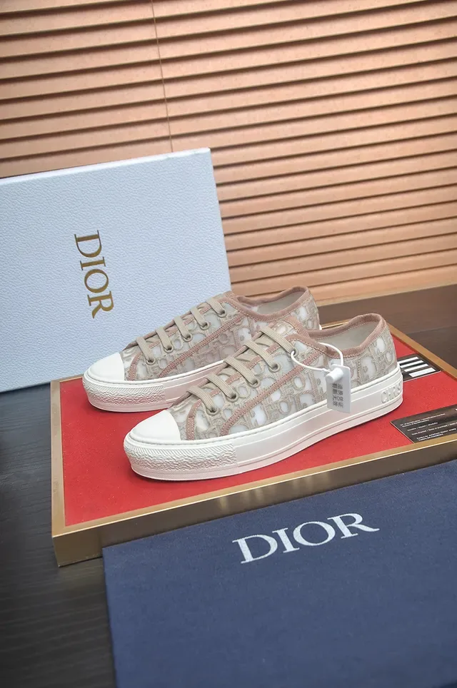Dior B23 Oblique Monogram Beige and White Lifestyle Sneakers 4