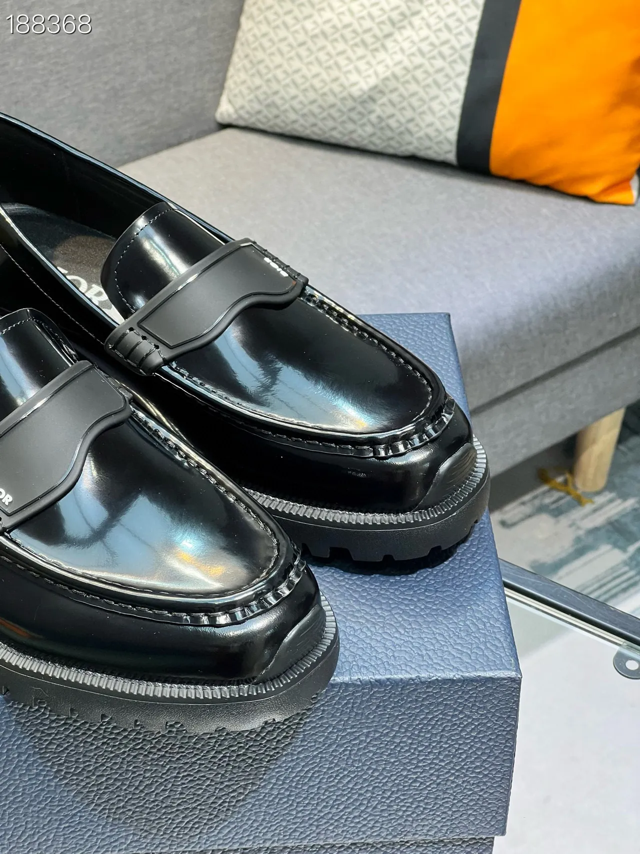 Dior B27 Mocassin Cuir Patenté Noir Semelle à Crampons Épaisses 4