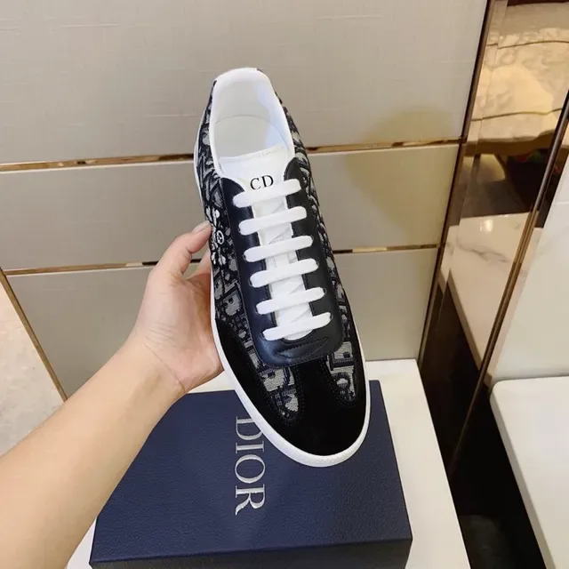 Dior Black White Oblique Monogram Canvas Skull-and-Crossbones Embroidery Lifestyle Sneakers 4