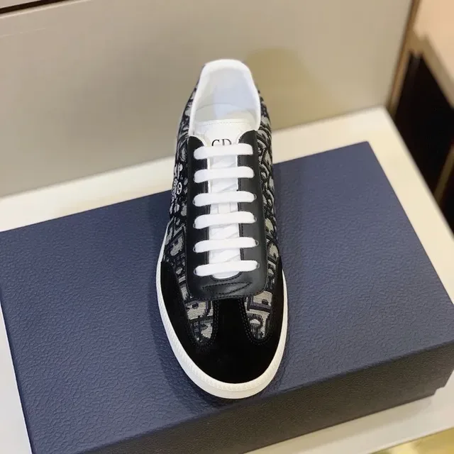 Dior Black White Oblique Monogram Canvas Skull-and-Crossbones Embroidery Lifestyle Sneakers 9